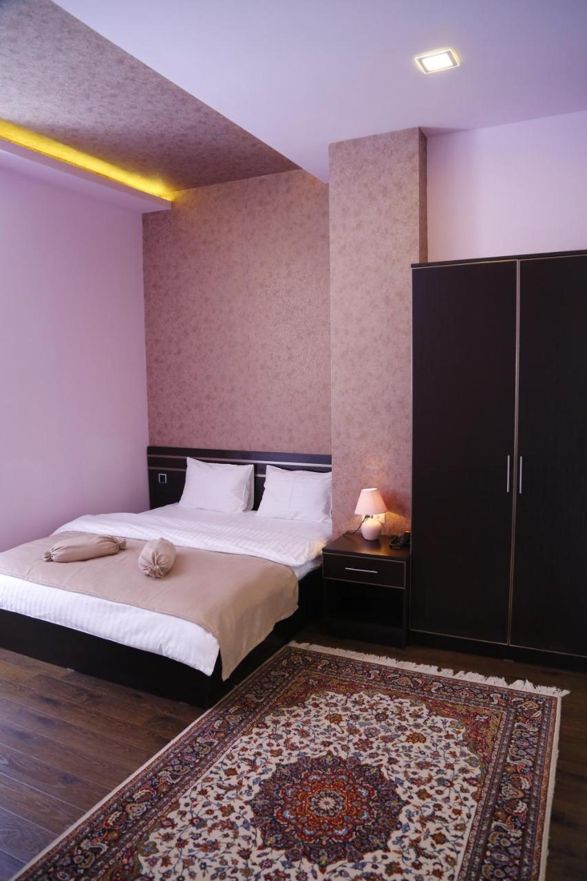Tomu'S Hotel Gyumri Extérieur photo
