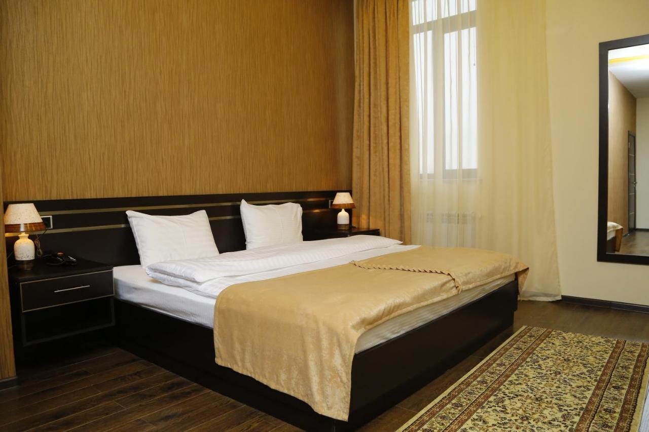 Tomu'S Hotel Gyumri Extérieur photo