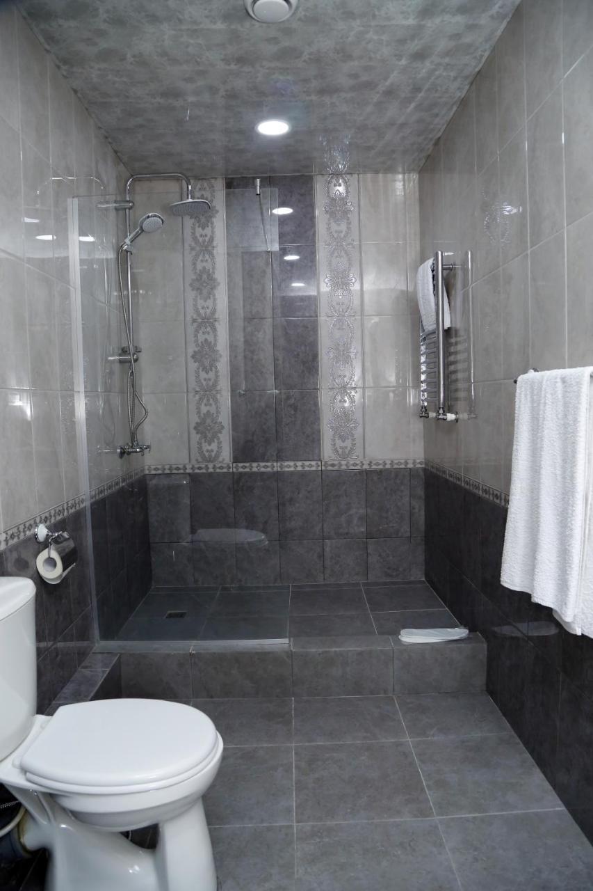 Tomu'S Hotel Gyumri Extérieur photo