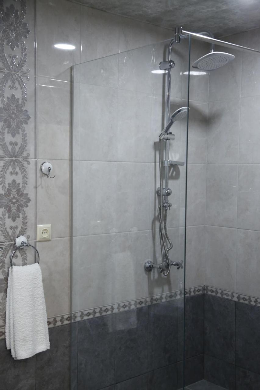 Tomu'S Hotel Gyumri Extérieur photo